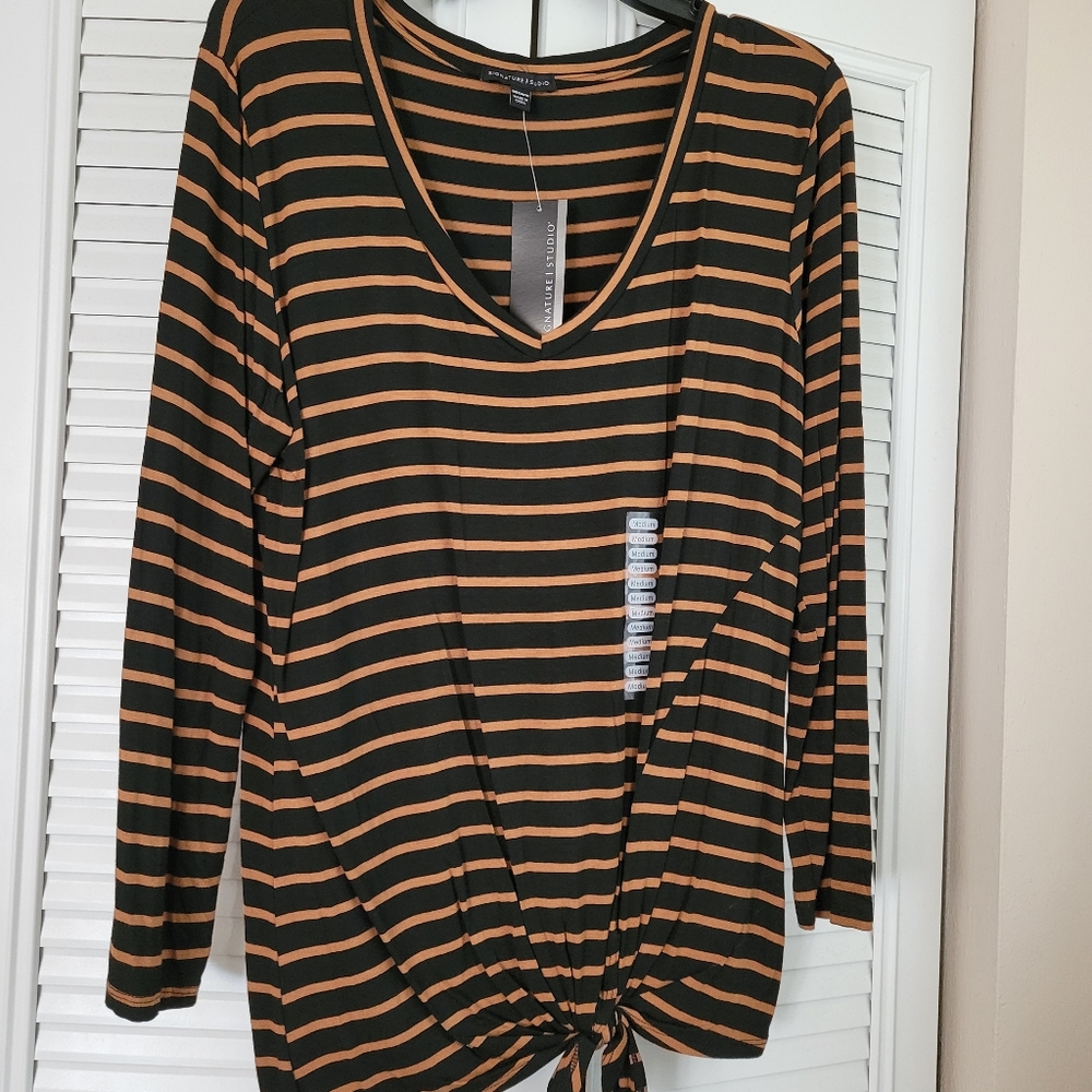 Signature Studio Top